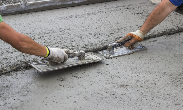 Leveling Concrete Using Hand-Held Screeders